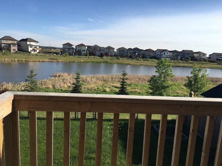 Private room and bath backing onto a pond