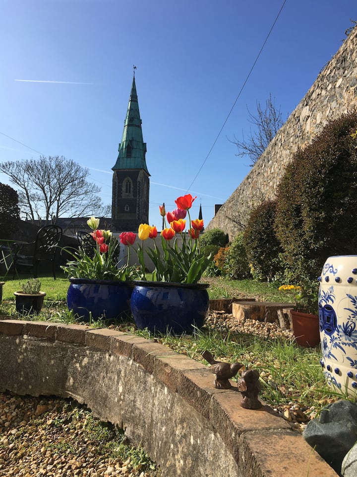 Listed Townhouse in St Peter Port Townhouses for Rent in SaintPierre