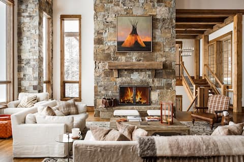 Moonlight Summit Chalet