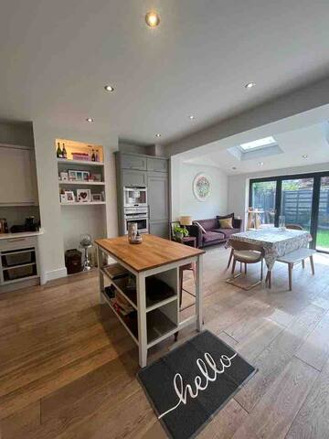 Great Vibe 3 bed house (4 bed option) gallery image 3