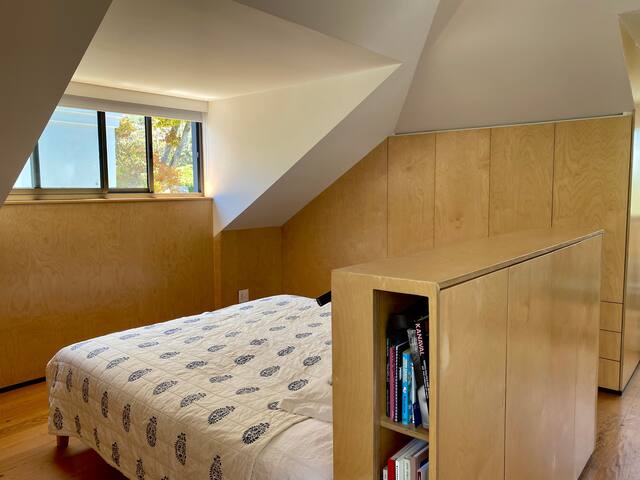 Big, beautiful Victorian with magical garden gallery image 4