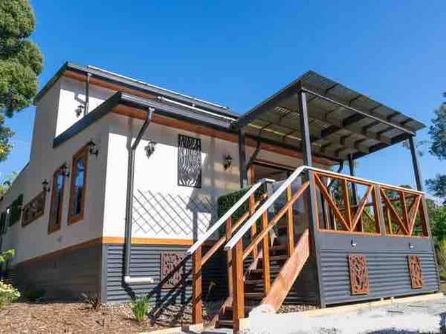 Woods Point Nature Retreat! gallery image 3