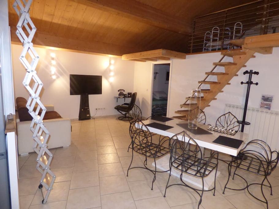 Le salon ... bienvenue dans un nouveau monde ...