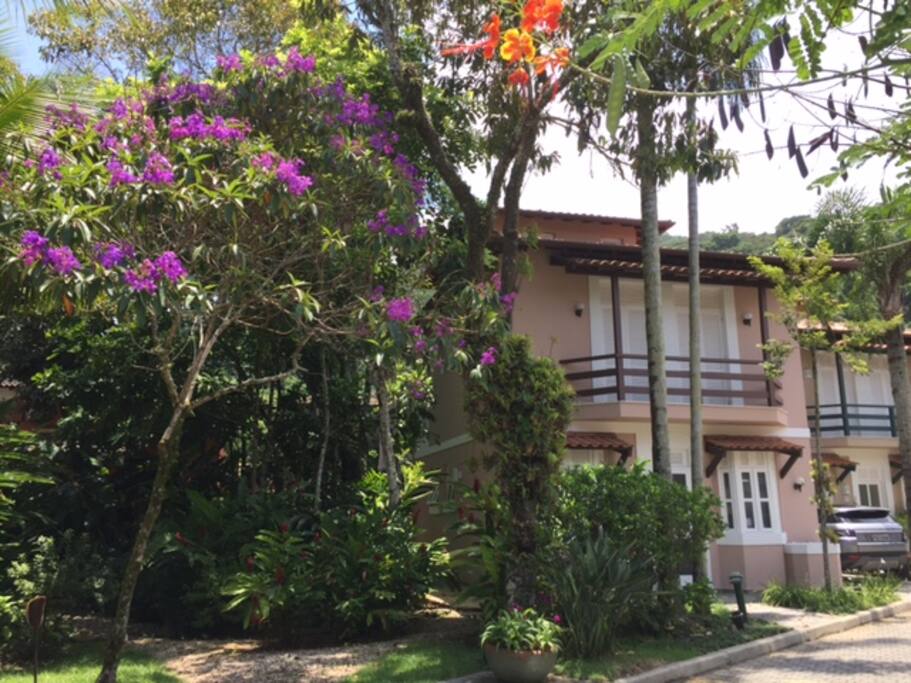 Vista da casa. Bem ao lado de uma matinha preservada.