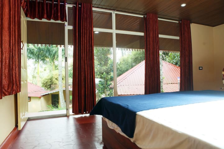 VACATION HOME- PRIVATE ROOM @ RAMAKKALMEDU-2