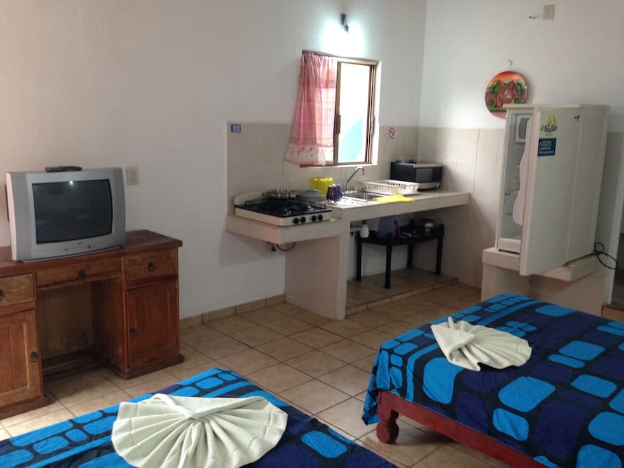 New Suite`s x Rent week & Month without climbing stairs ****Ground level
Kitchen on the same Room microwave + doble Bed One room $9000 pesos mexicanos x month, especial rate Kitchen and bed same room