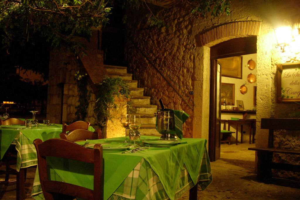 Giardino e sala pranzo
