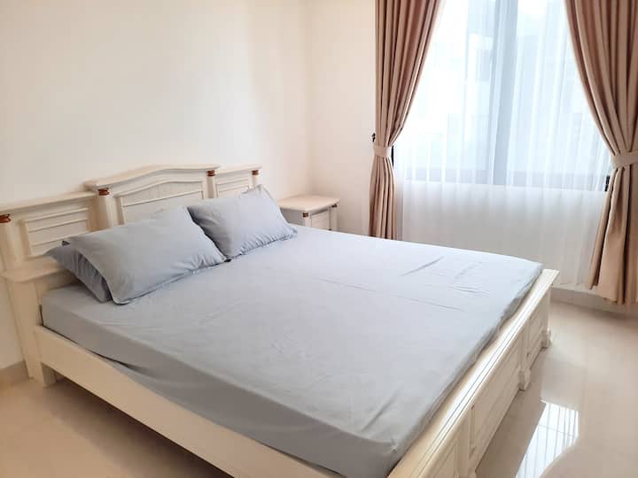 Dormitorio principal 1, con cama tamaño king