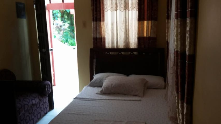 C3 Jaro GuestHouse... good for budget stay!
