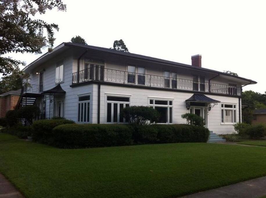 Ms. Johnnie's Guest House Townhouses for Rent in Monroe, Louisiana
