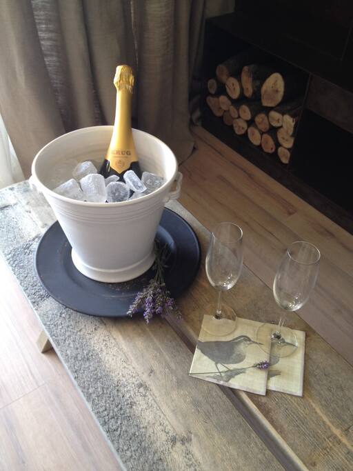 We help to make each moment special