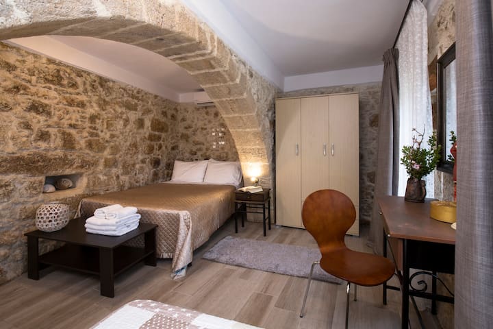 ΜΥLOS stone house near Mpalos and falasarna