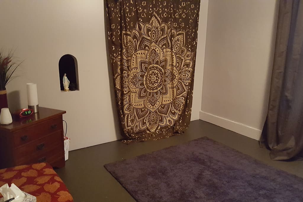 North room sitting area