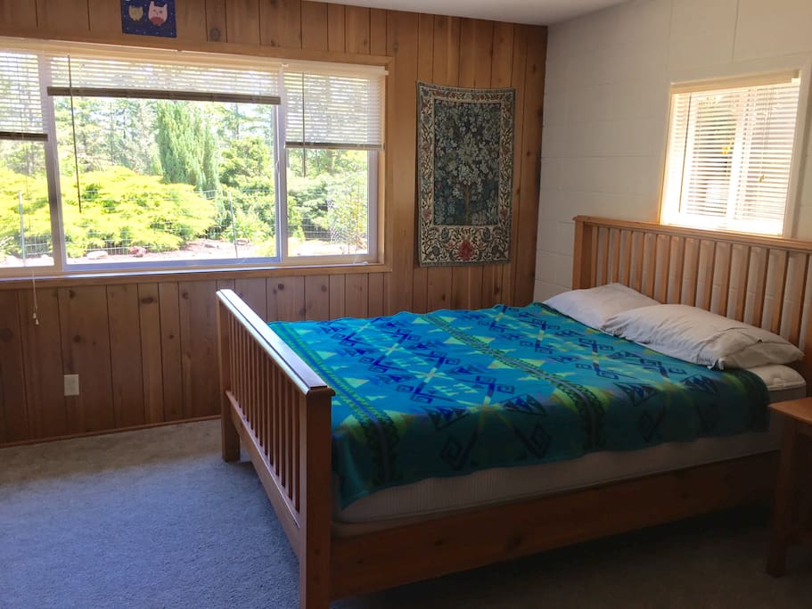Bedroom 1 Queen