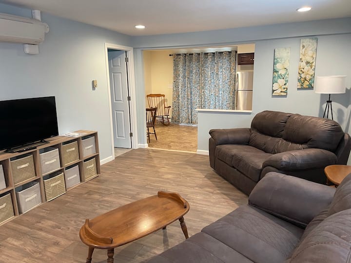 One Bedroom Newly Renovated Clean And Quiet. Apt F - 코네티컷