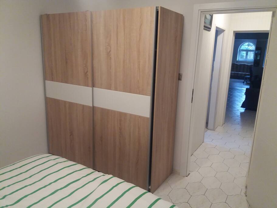 Wide cupboard for your clothes / szeroka szafa