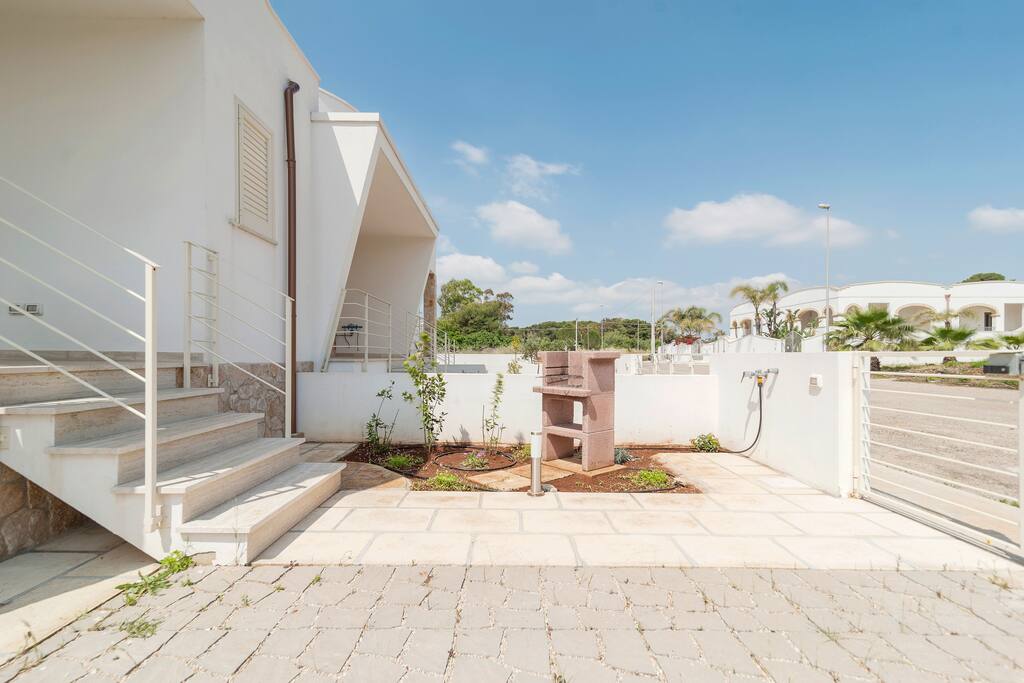 The courtyard with the BBQ