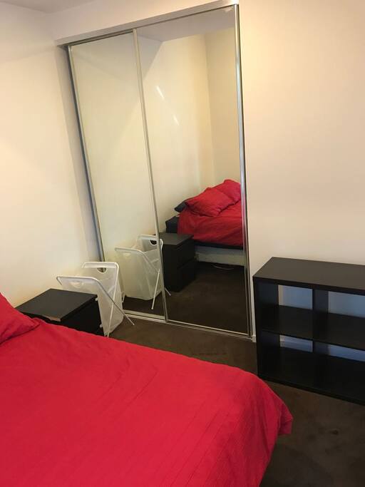 1 private room with a queen bed.