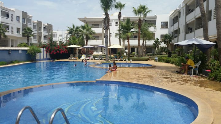 Spacious & Cozy, Pool