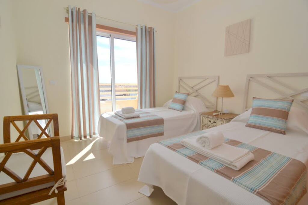 Twin bedroom