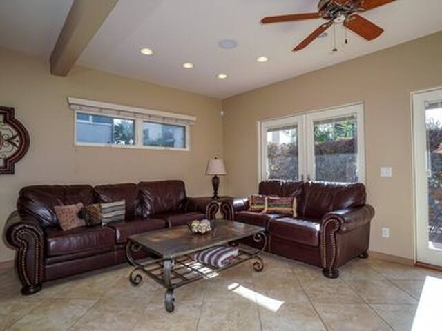 Amazing Luxurious Beach Retreat, Sleeps 10 gallery image 5