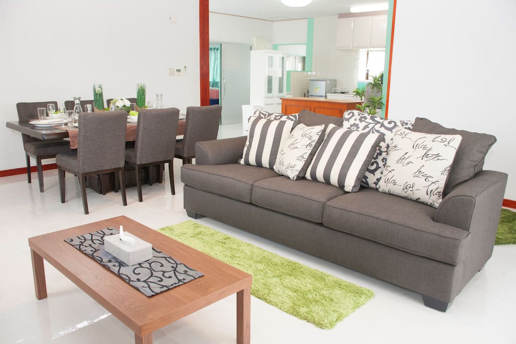 Living Room
リビングルーム