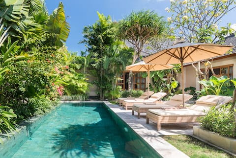 Villa Dayak - in the heard of Seminyak