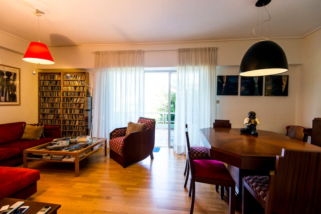 Living room-lounge