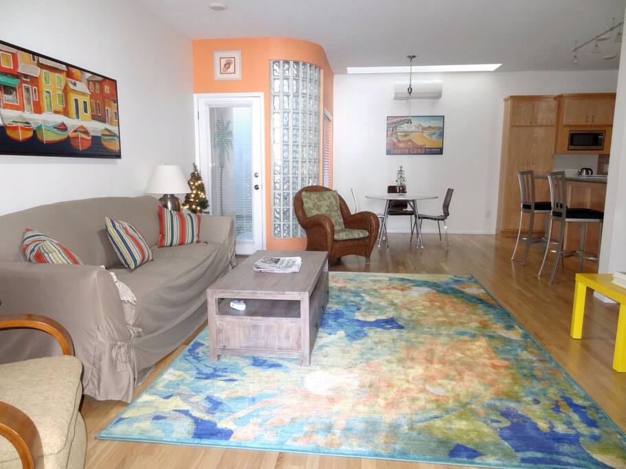 Spacious living room & dining room (sofa pulls out to queen size bed)