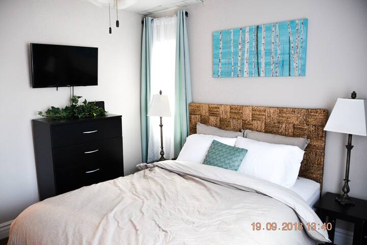 **NEW**updated Castle Rock Guest Suite