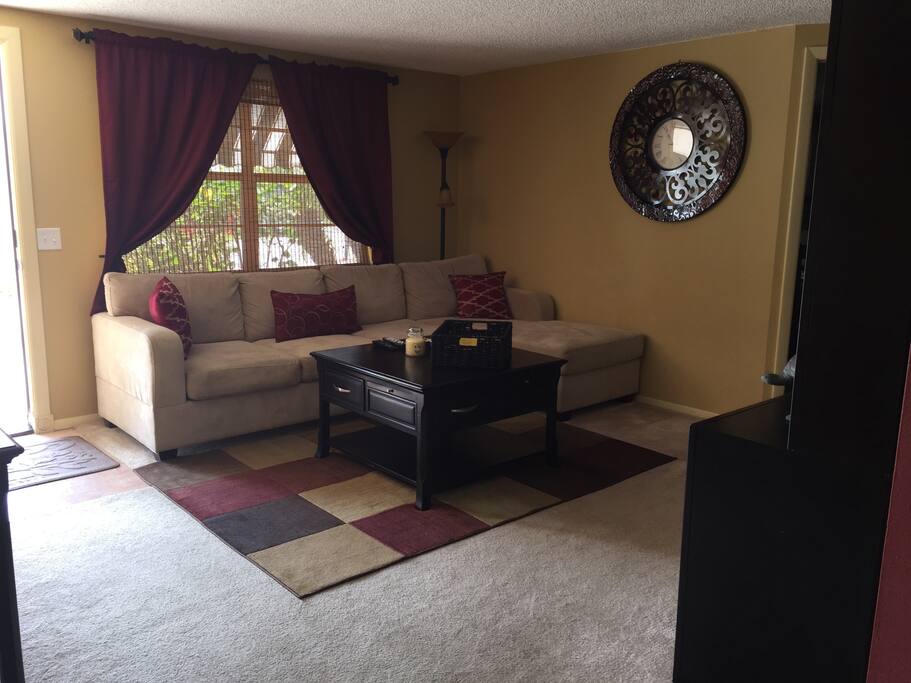 Tastefully decorated Living Room