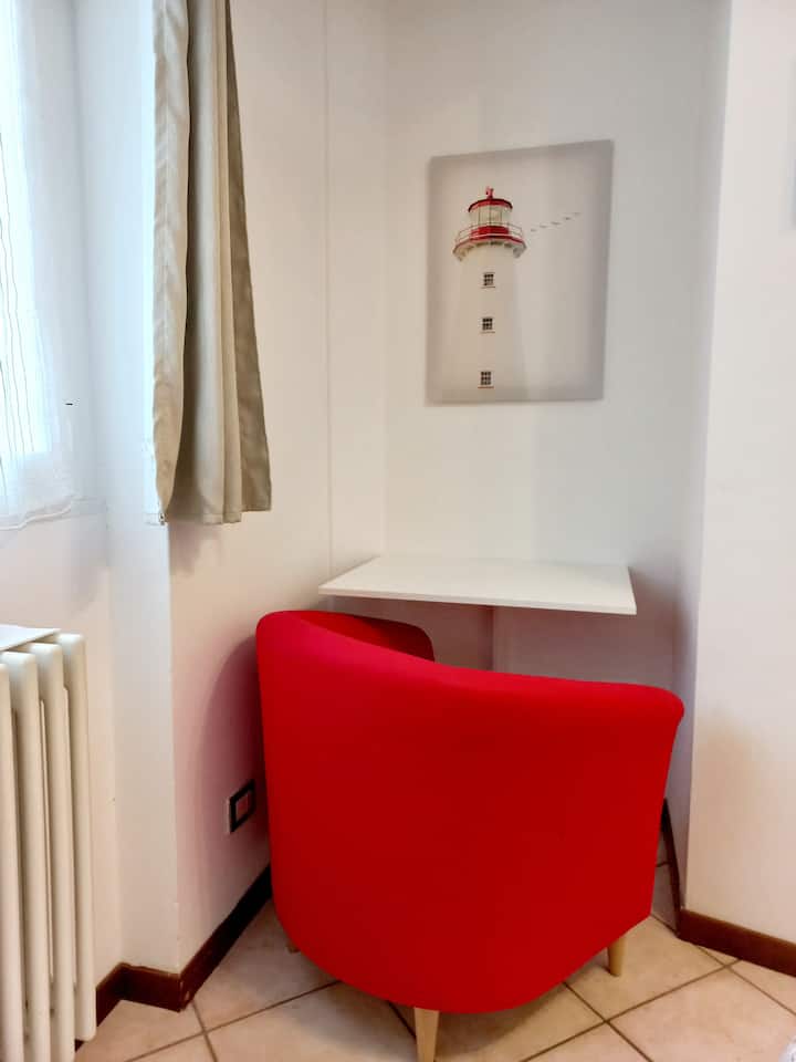 โต๊ะในห้องนอนที่ 2