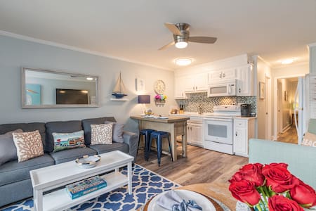 Ocean Front Resort Condo Sleeps 6