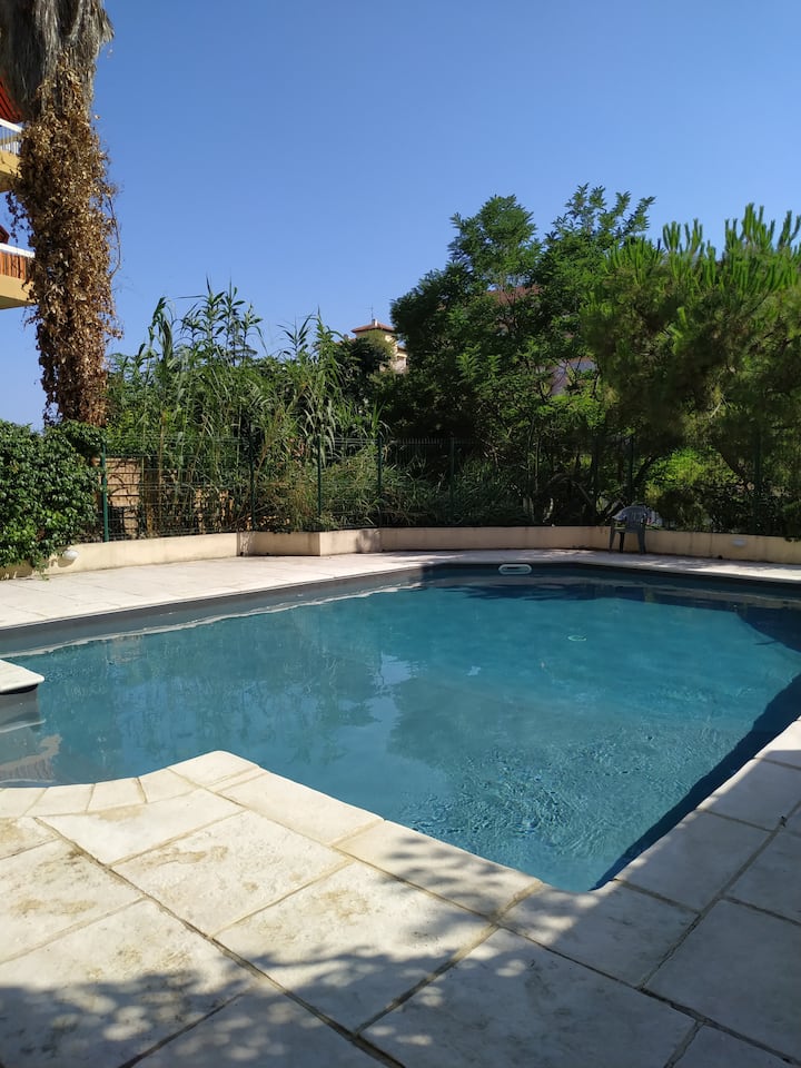 Beau Studio-terrasse-piscine-calme-parking - Niza