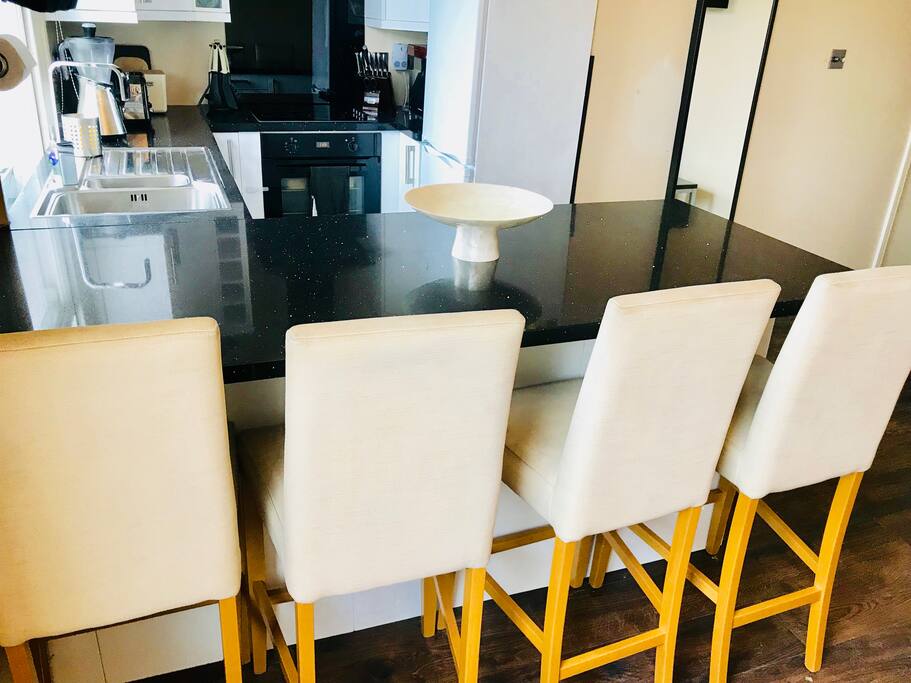 Breakfast bar
