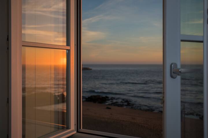 Liiiving in Porto | Luxury Beachfront Apartment V