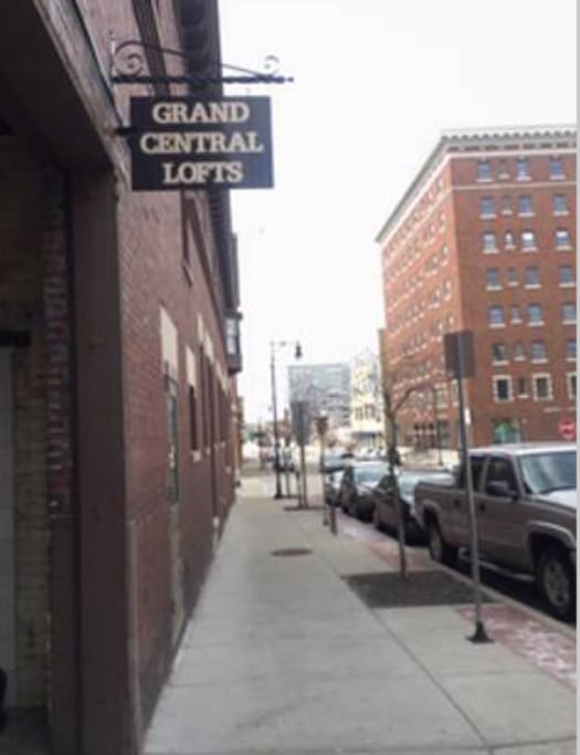 This is where you enter (on Oakes).