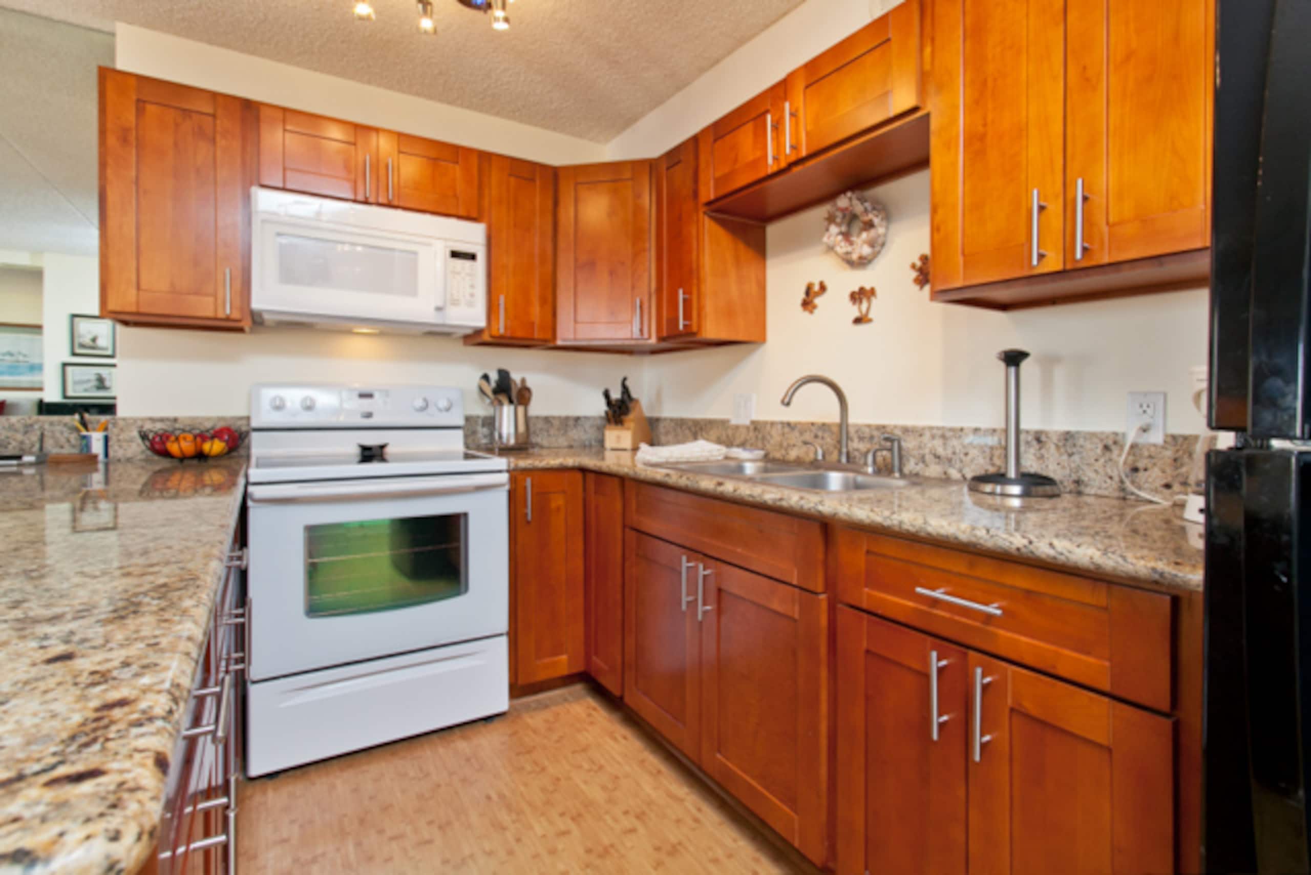 Condo in Honolulu · ★4.55 · 1 bedroom · 2 beds · 1 bath - Image 5