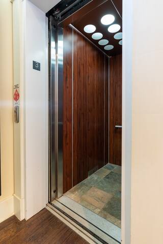 10BR/10BA Luxury Villas, AC, Pool, Walk To Beach gallery image 5