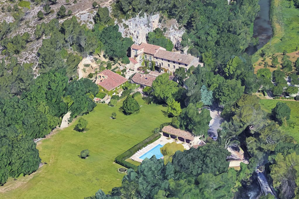 Moulin de la Roque Estate