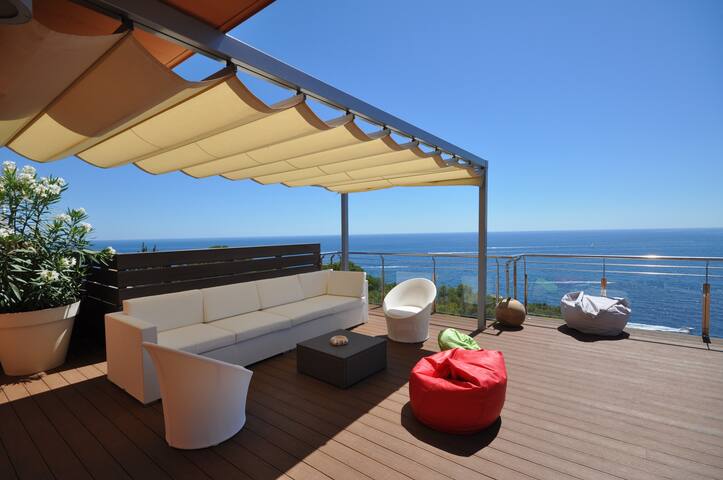Penthouse in front of the sea-210M2 gallery image 4