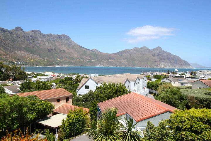 Home away from home, views, pool, close 2 beach gallery image 2