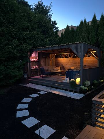 Atriumshus med skjermet hage og utestue gallery image 2