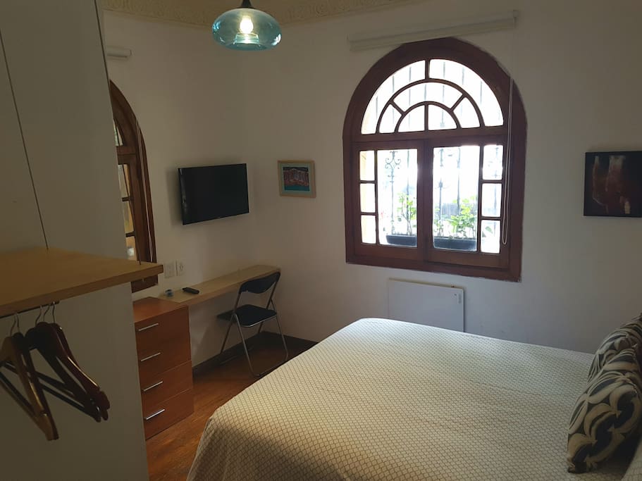 General view of the bedroom