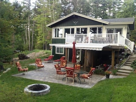 Tom's Cabin Lake Winnipesaukee The Place  to Be