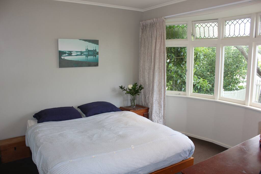 Guest bedroom 1