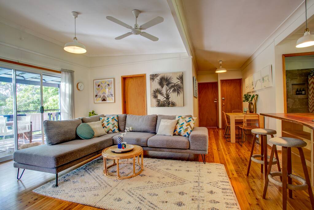 +LIVING ROOM - open plan kitchen / dining / living room