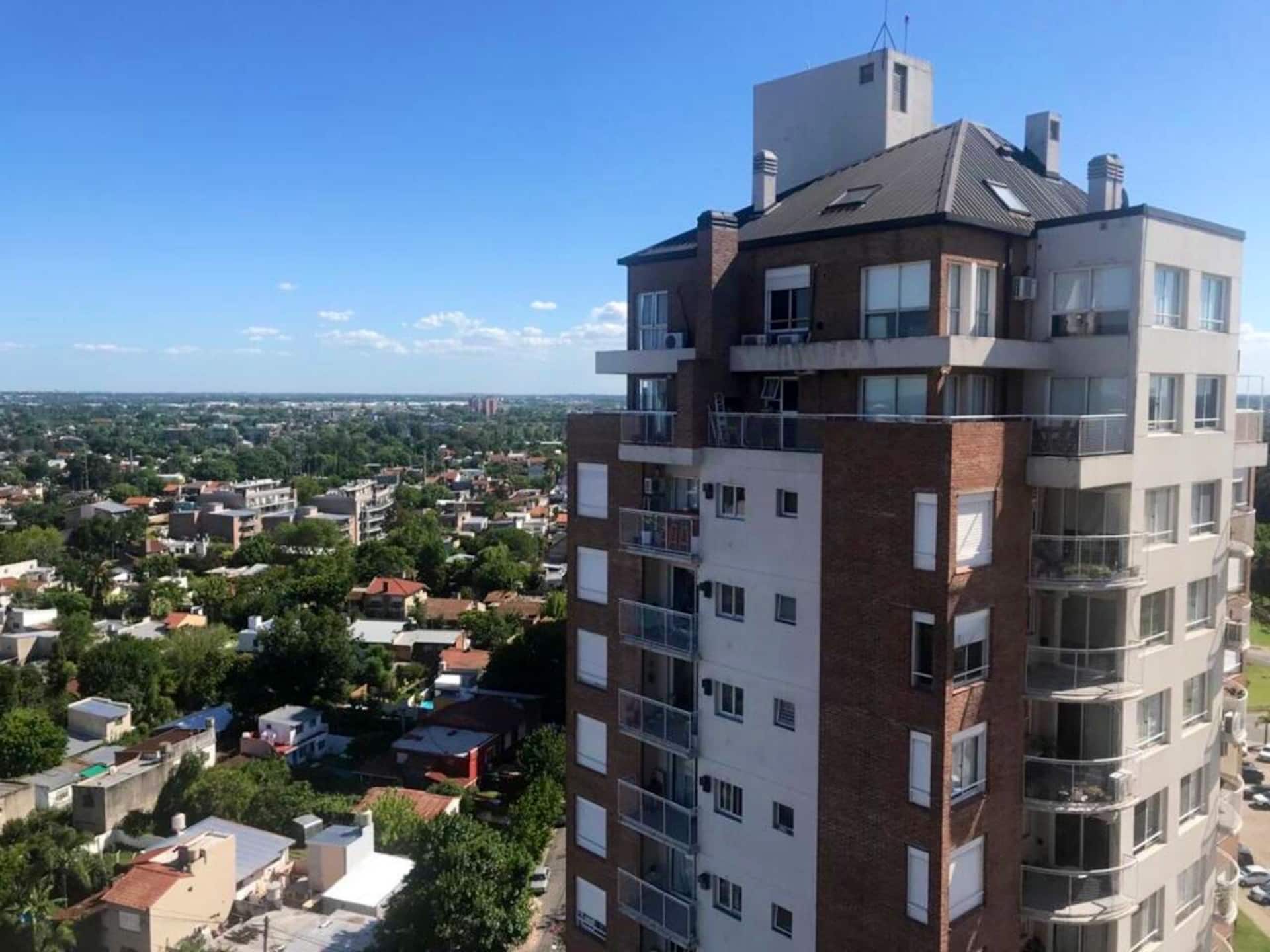 Excellent loft on the top floor. River view
