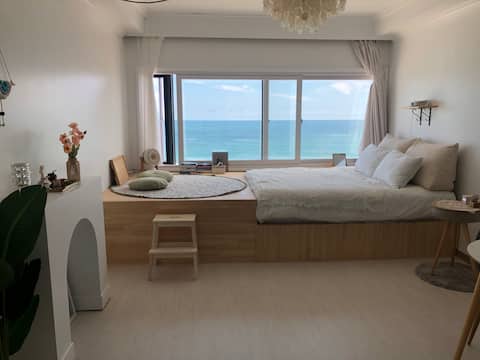 Day of the Day of the Day of the Day/Sea Watching/Relaxing on the Sea/Resting on the Sea/