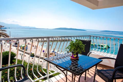 Successful Airbnb property: Beachfront.Seafront.Great View.Comfort.Unique. in Kaštel Stari